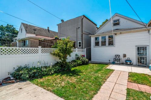4543 Albany Ave, Chicago IL 60625-4545 exterior