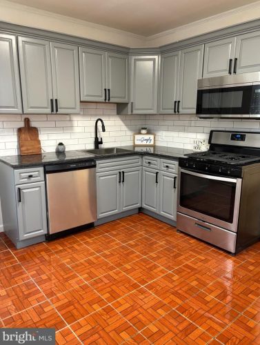 7300 Bouvier St, Philadelphia PA 19126-1535 exterior