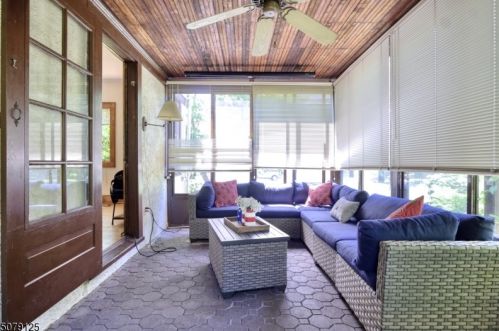 123 Cathedral Ave, Florham Park NJ  07932-2223 exterior