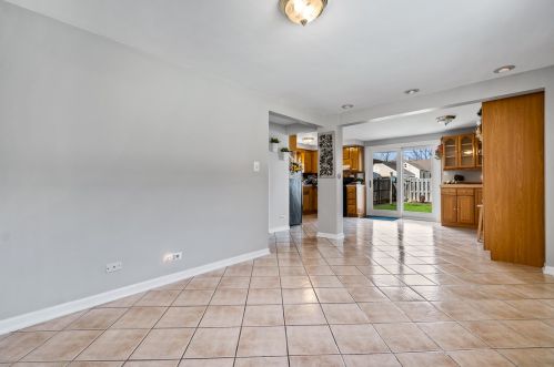 2042 15 Ave, Broadview IL 60153-1205 exterior