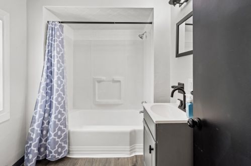 2249 Mcmonagle Ave, Pittsburgh PA 15220-2508 exterior