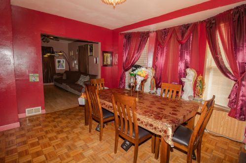 1261 36, Milwaukee WI 53215-1437 exterior