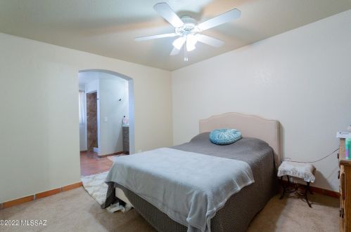 7925 Beverly St, Tucson AZ 85710-5803 exterior