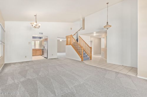 8040 Prickly Poppy Dr, Tucson AZ  85715-4350 exterior