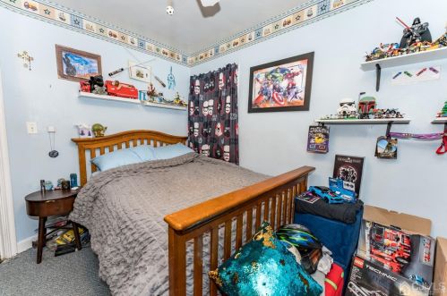 72 Lehigh Ave, Avenel NJ 07001-1840 exterior