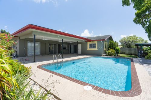 2547 11 Ct, Boynton Beach FL 33426-7812 exterior