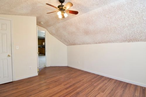 85 Acushnet Ave, Springfield MA 01105-2216 exterior