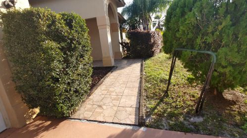 949 College Park Rd, Fort Pierce FL  34953-5869 exterior