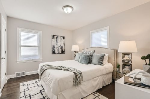 7433 Prairie Ave, Chicago IL  60619-1824 exterior