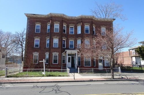 184 Washington St, New Britain CT 06051-4403 exterior