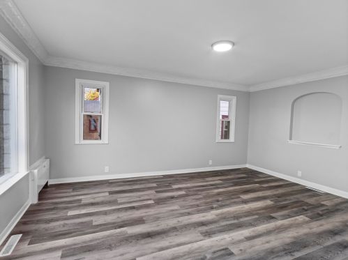 2953 43, Milwaukee WI 53219-3402 exterior