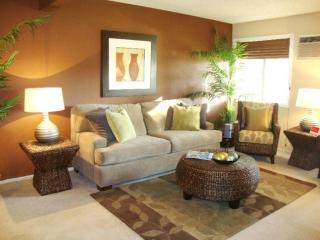 2623 Yorba Linda Blvd, Fullerton CA  92831-1652 exterior