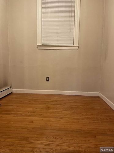 271 Paterson Ave, East Rutherford NJ  07073-1337 exterior