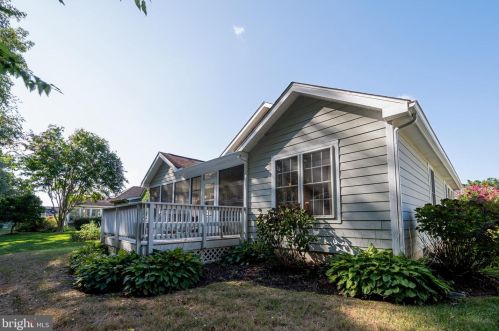 237 Lakeside Dr, Lewes DE 19958-8993 exterior