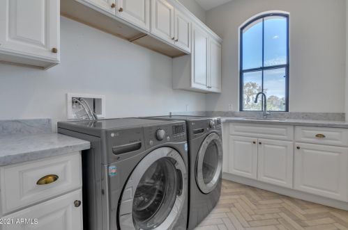 6030 5 Ave, Phoenix AZ 85003-2524 exterior