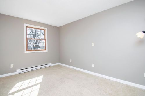 75 Glenmore St, Springfield MA 01129-1067 exterior