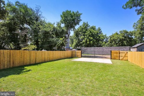 1610 Eastern Ave, Washington DC  20019-2708 exterior