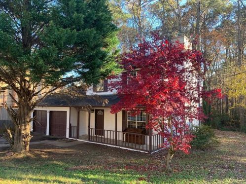 5428 Forest Pines Dr, Lithonia GA  30058-5596 exterior