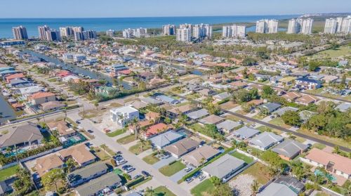 523 107 Ave, Naples FL 34108-1854 exterior