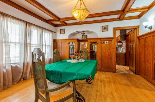 1029 57, Milwaukee WI 53214-3307 exterior