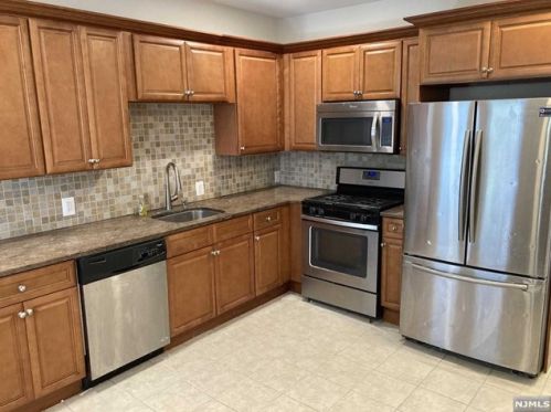 42 8th St, Paterson NJ  07506-3832 exterior