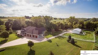 1544 Kameo Dr, Omaha NE  68122-5053 exterior