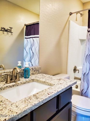 8057 Albeniz Pl, Phoenix AZ  85043 exterior