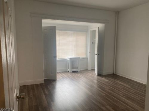 18 Grove Ter, Irvington NJ  07111-3820 exterior