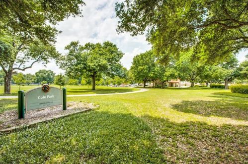 4111 Cole Ave, Dallas TX  75204-2014 exterior