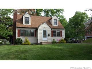 68 Robbins Ave, Hartford, CT 06111-3833