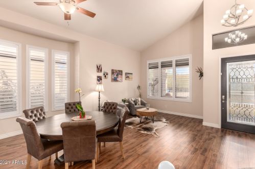 23002 52nd St, Phoenix AZ 85018-4402 exterior