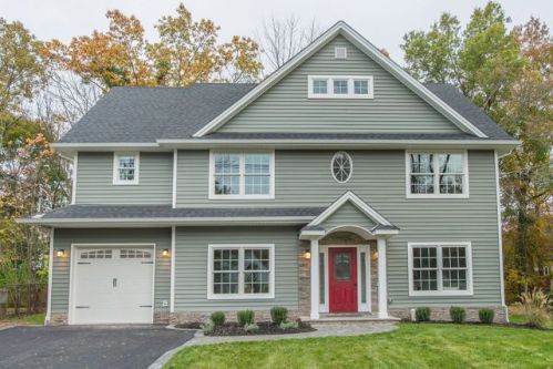 28 Woodcrest Dr, Livingston, NJ 07039-3851