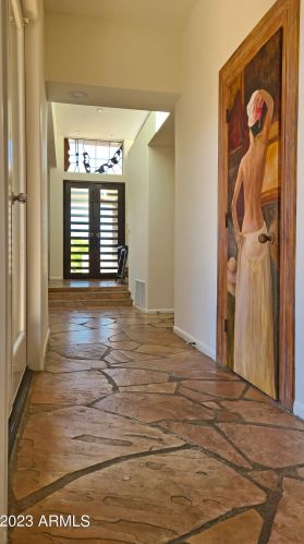 5761 Echo Canyon Cir, Phoenix AZ  85018-1270 exterior