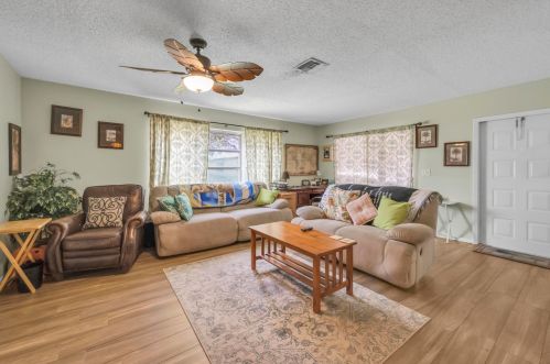 1717 Dove Tail Dr, Fort Pierce, FL 34982-8017