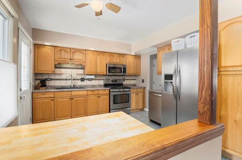 1318 Brentwood Pl, Joliet IL 60435-3304 exterior