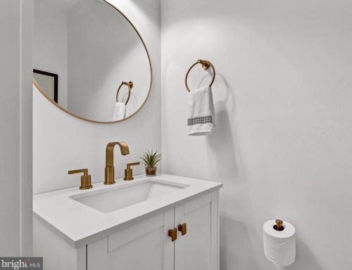 5112 Southern Ave, Washington DC 20019-5848 exterior