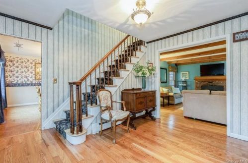 345 Svahn Dr, Valley Cottage NY 10989-1608 exterior