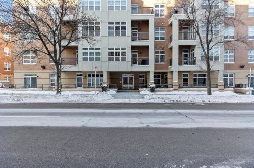 1915 Water St, Milwaukee WI  53202-1577 exterior