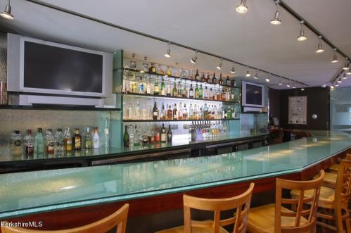 15 Franklin St, Lenox MA 01240-2304 exterior