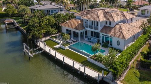 1501 Bluefin Ct, Naples FL 34102-1576 exterior