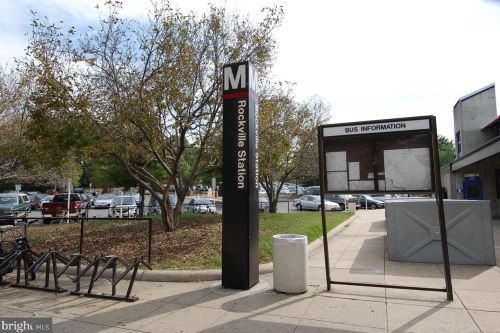 1009 Lewis Ave, Rockville MD 20851-2350 exterior