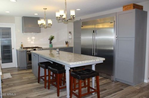 2809 Desert Cove Ave, Phoenix AZ  85028-2619 exterior