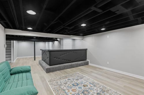 5933 79th St, Milwaukee WI  53218-1716 exterior