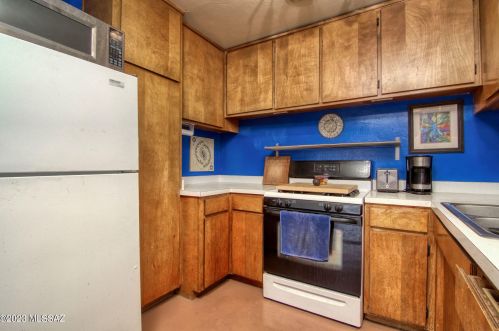 892 Glenn St, Tucson AZ  85705-4120 exterior