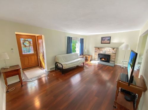 383 Mcclellan Dr, Pittsburgh, PA 15236-4145