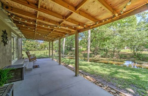 8919 Arrawana Ave, Tampa FL 33614-1810 exterior