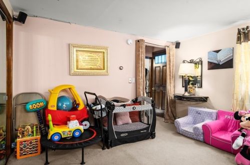 60 High St, Woburn MA 01801-4244 exterior