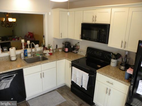 106 Knollwood Ct, Chester PA 19014-1258 exterior