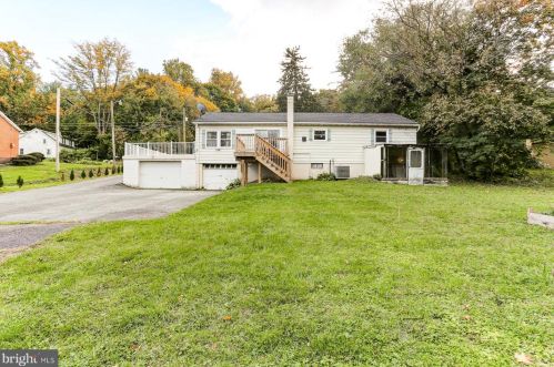 2325 Raleigh Dr, Lancaster PA 17601-2980 exterior