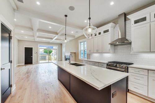 6346 Kenwood Ave, Chicago IL 60619-1427 exterior